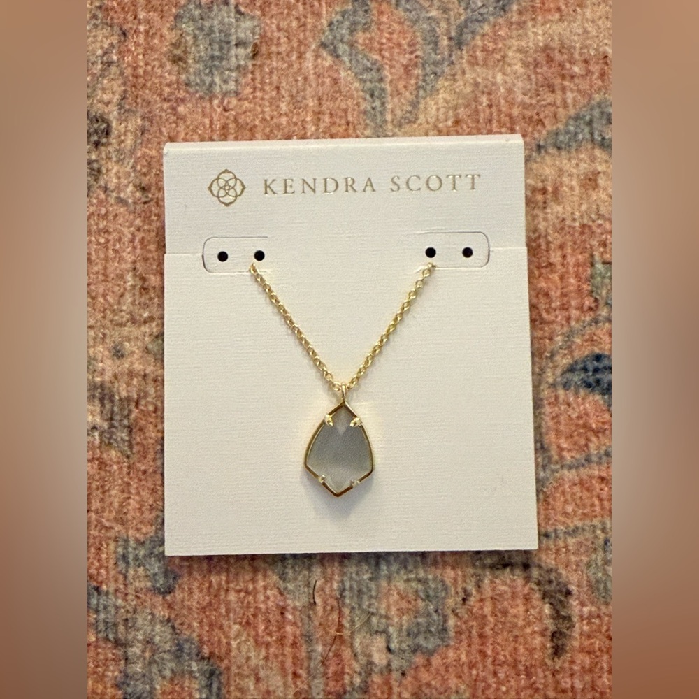 Kendra Scott 14k-Gold Cory Semiprecious Slate Cats Eye Stone Pendant Necklace - Picture 4 of 7